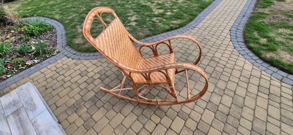 Fotel wiklinowy bujany