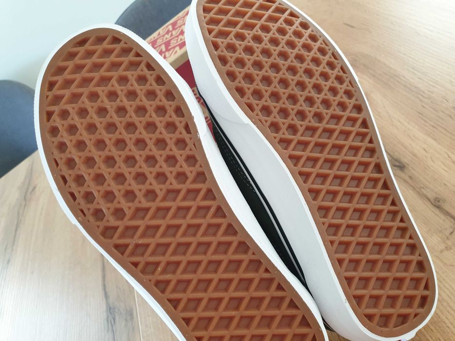 Nowe Tenisówki Vans Old Skool, unisex, skóra, zamsz, rozmiar 35