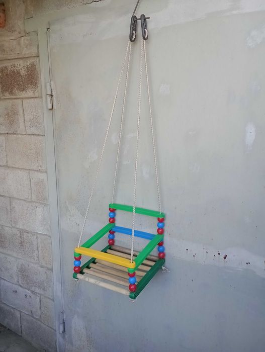 Гойдалка дитяча підвисна з спинкою закрита