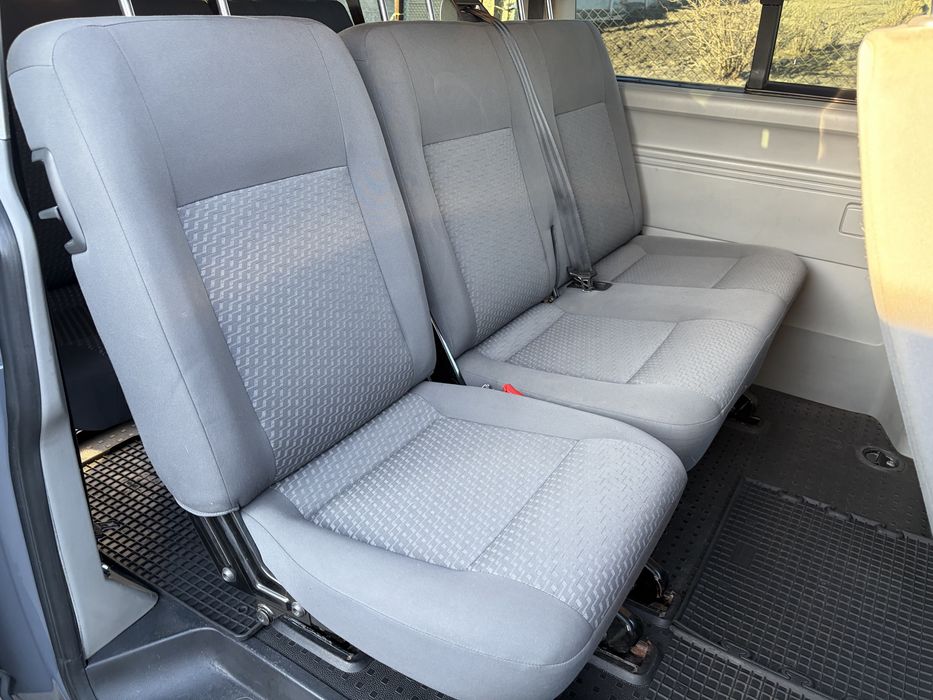 Авто Volkswagen Caravelle 2011 рік 2.0 Газ/Бенз