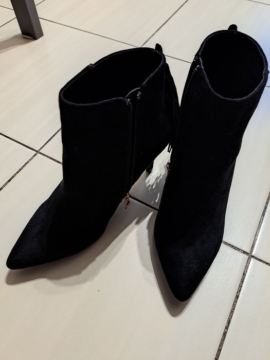 Śliczne botki Monnari