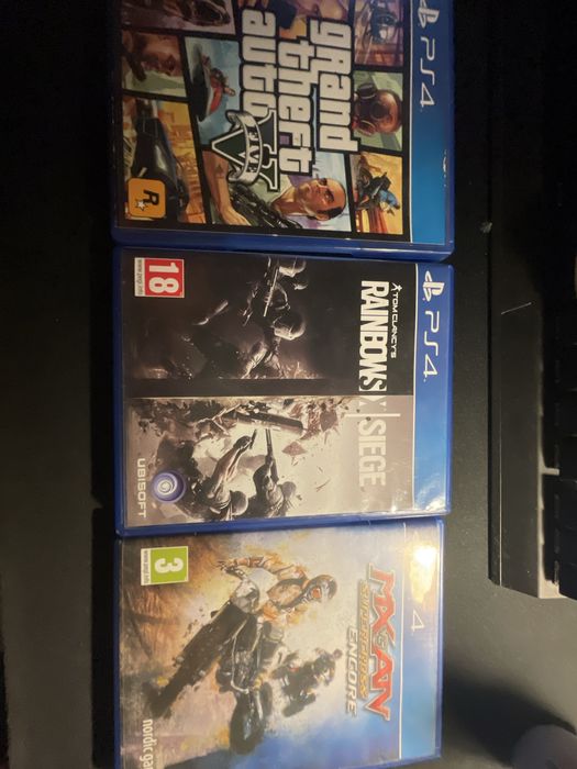 Jogos da ps4 1(historia) 2(estrategia) 3(racing)