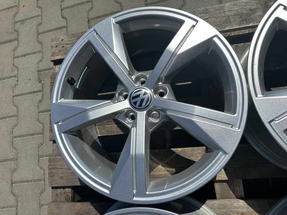 5x100 et46 7,5jx17 OE vw skoda audi seat komplet 17” nowe