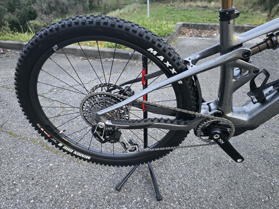 Bicicleta eletrica de topo
