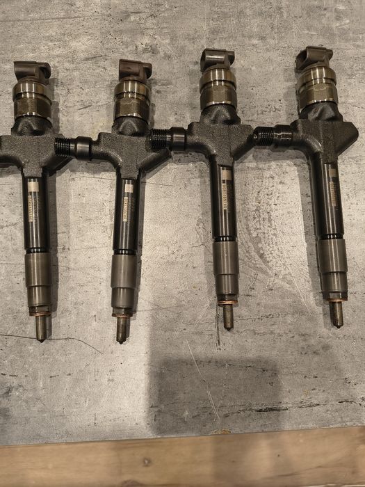 Wtryski Denso kupione Nowe rok na aucie Mazda 5 2.0 145 koni