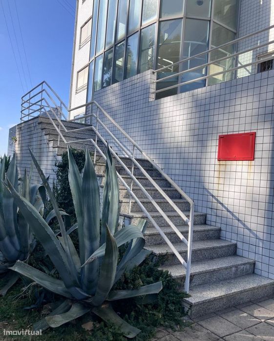Apartamento T2 com garagem e terraço em Rio Tinto