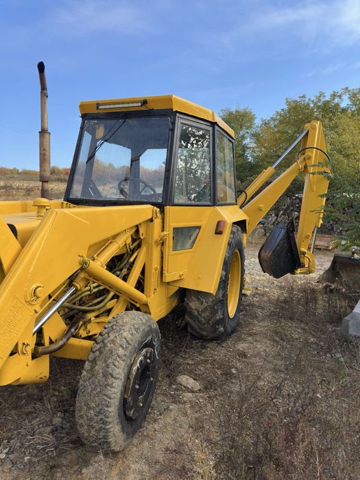 Продам ескаватор Massey Ferguson MF 50 B 1993 року