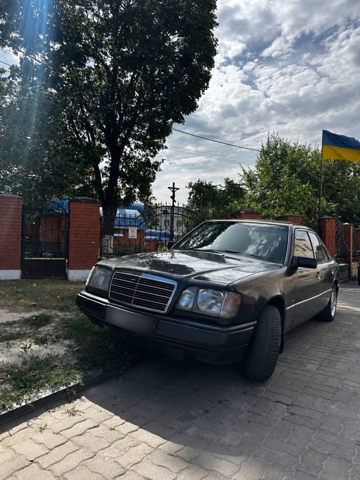 Mercedes - Benz  w124 (E 200)