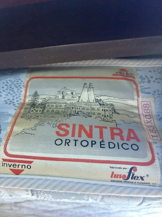 Cama de solteiro + colchão – 100€