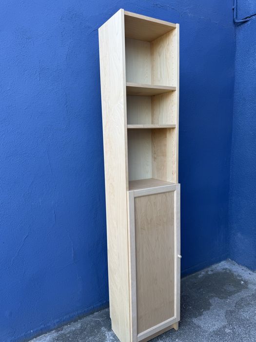 Regał Ikea Billy z drzwiczkami seria 2020 r.