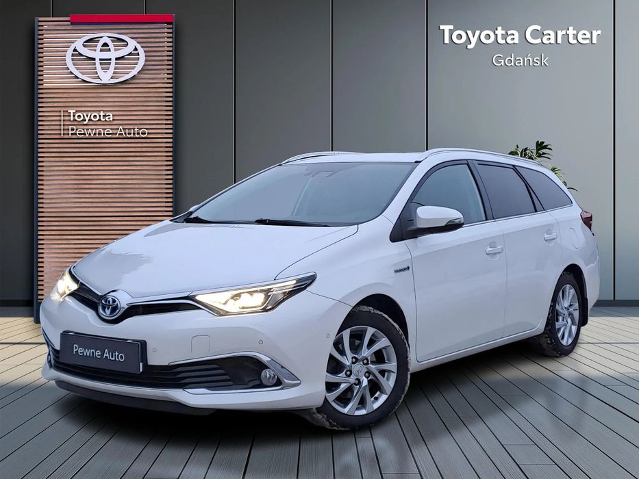 Toyota Auris Prestige 1.8 Hybrid 136 KM Salon Toyota Carter Gdańsk