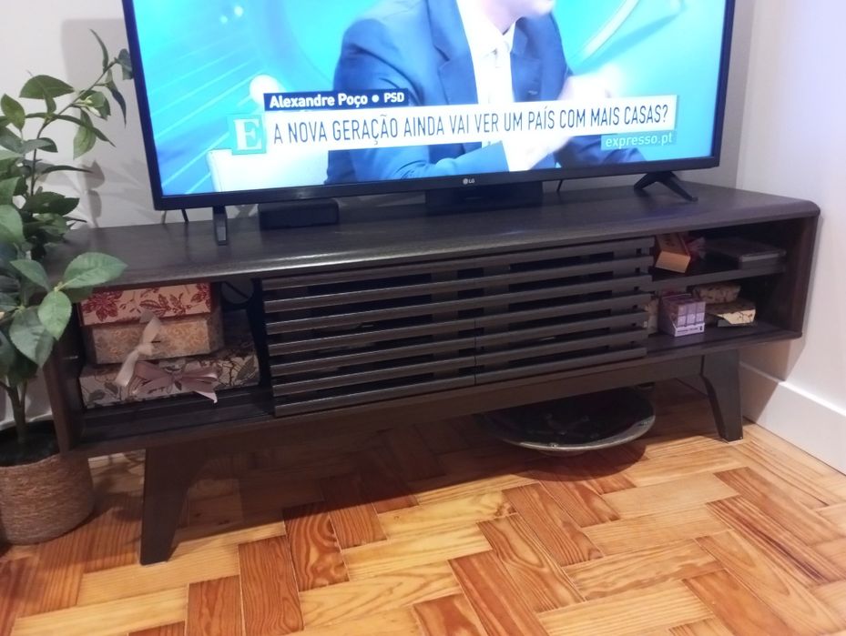 Móveis para TV e multimédia
