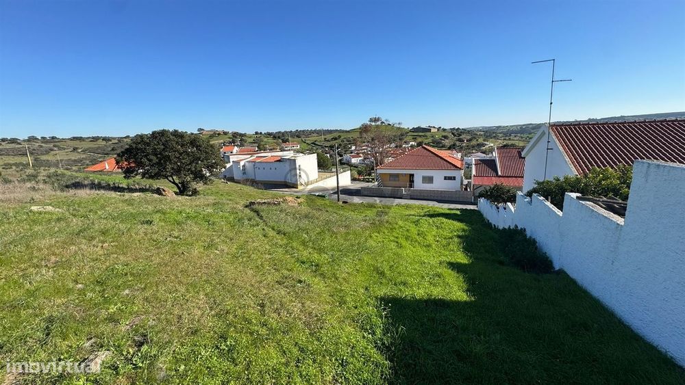 Terreno Urbano com 450m2 na Aldeia do Corvo, Castro Verde