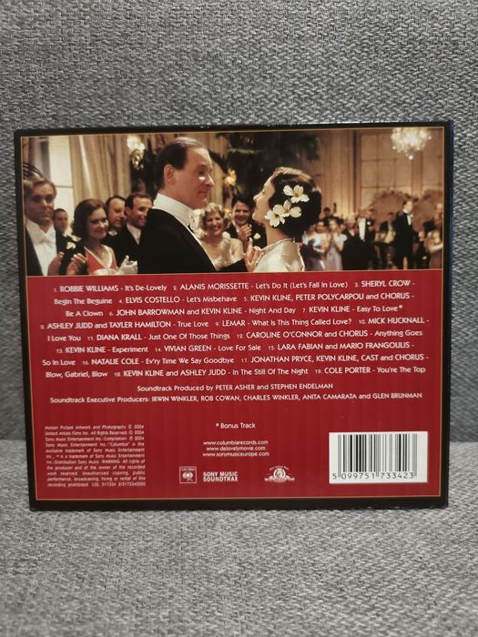 Digipack da banda sonora De-Lovely