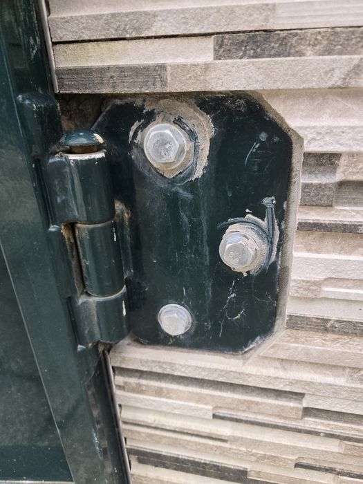 Portão de batente em ferro galvanizado