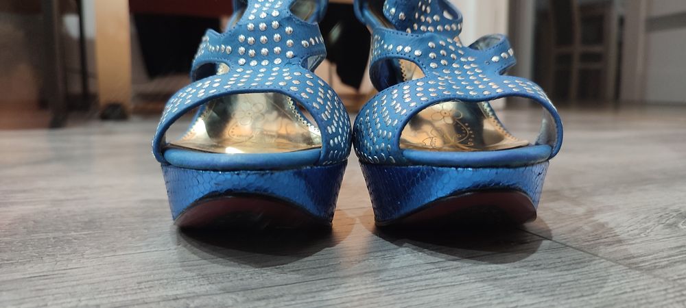 Szpilki, buty na wysokim obcasie, platformie