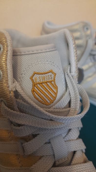 Жіночі високі кеди бренду K-Swiss