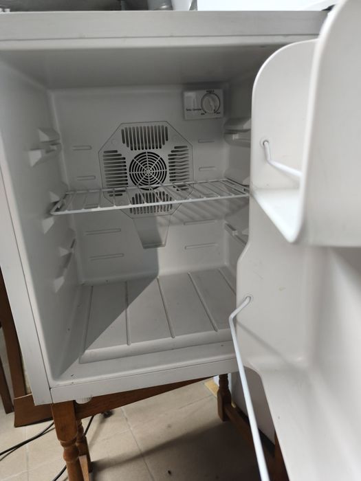 Sprzedam Mini lodówka mini lodówkę