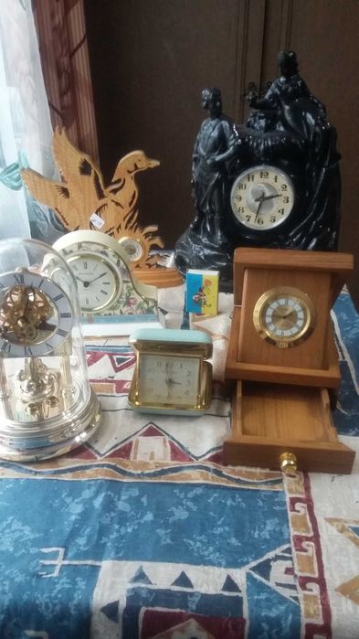 Часы настольные и настенные,кварц и механика.