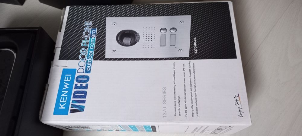 Videodomofon 4monitory otwieranie telefonem jak nowy dwurodzinny