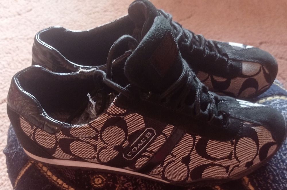 Продам кроссовки  Coach