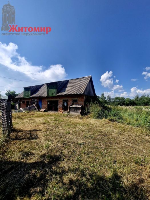 Продається простора квартира в приватному будинку в с. Черемошне