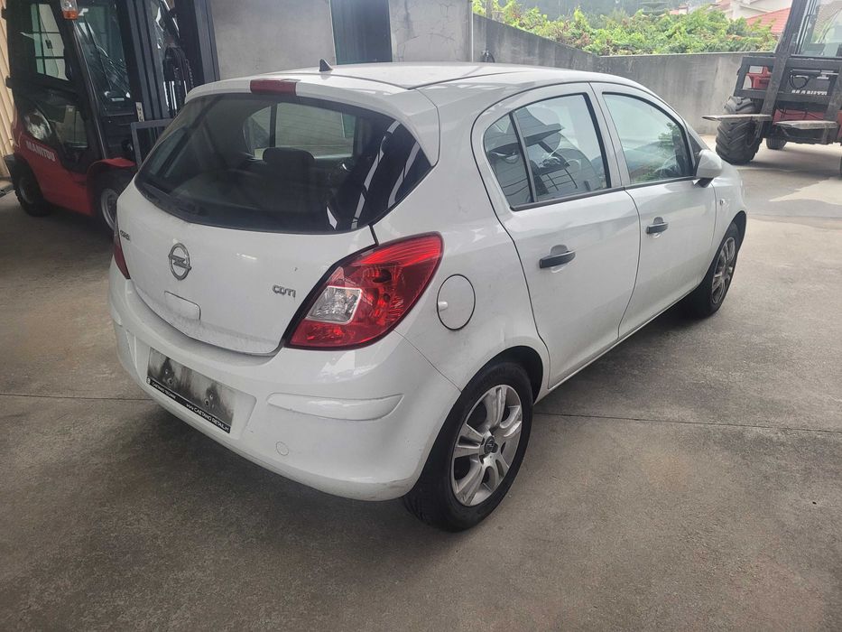 Opel Corsa 2012 para peças