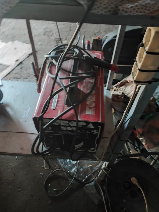 Máquina de soldar elétrodo