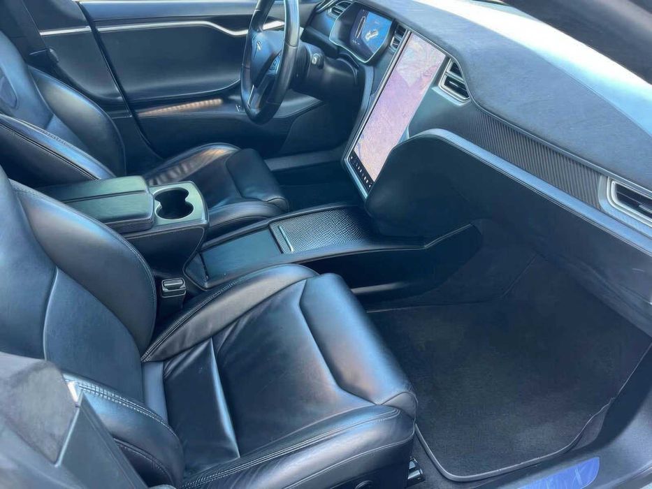 Tesla Model S P100D      2017