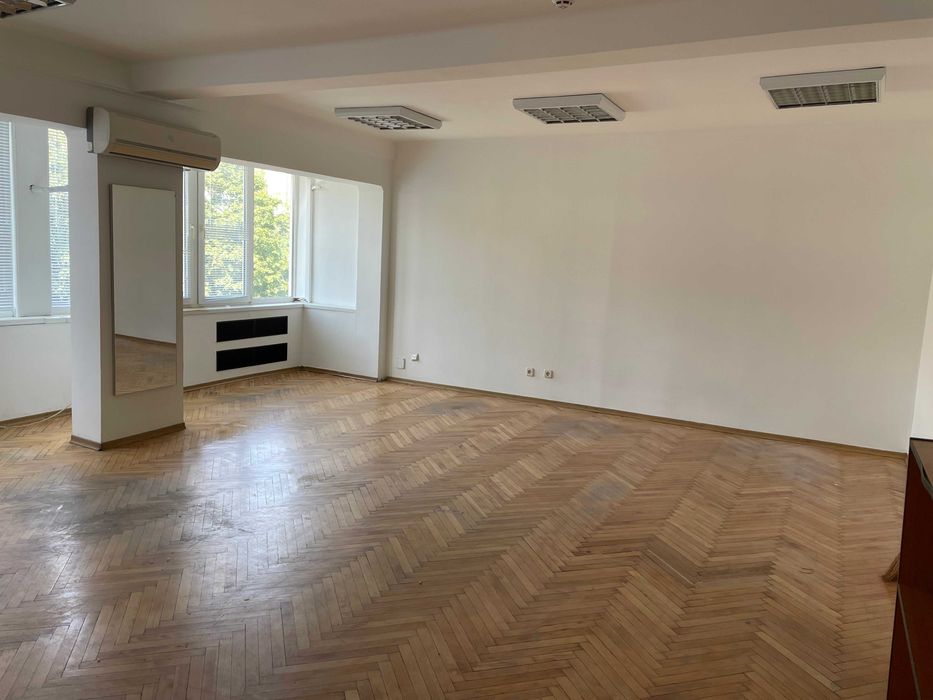 Здам офіс 50 м2, вул. Тампере 11А, Дарницька площа. Власник.