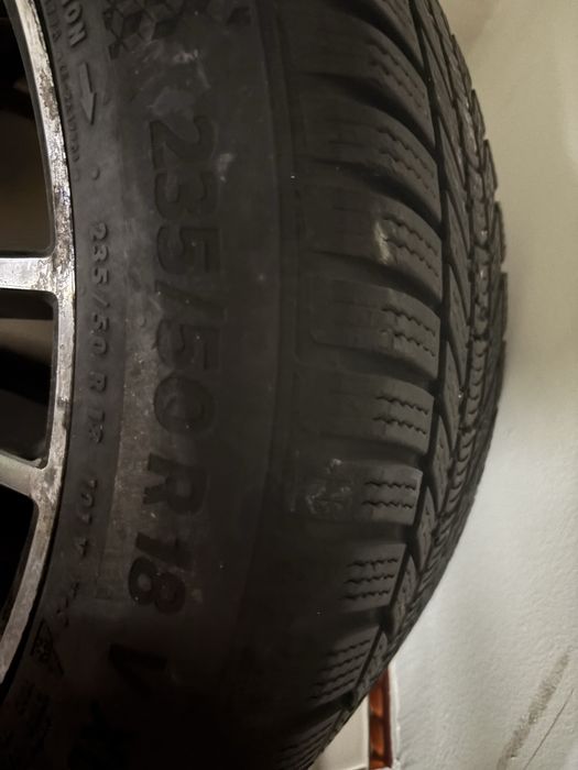Pneus com jantes 235/50 R 18