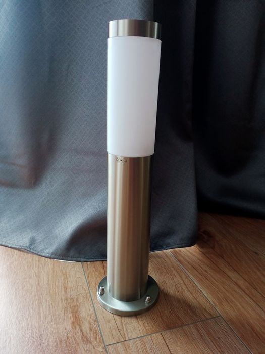 Lampa zewnętrzna, słupek oświetleniowy