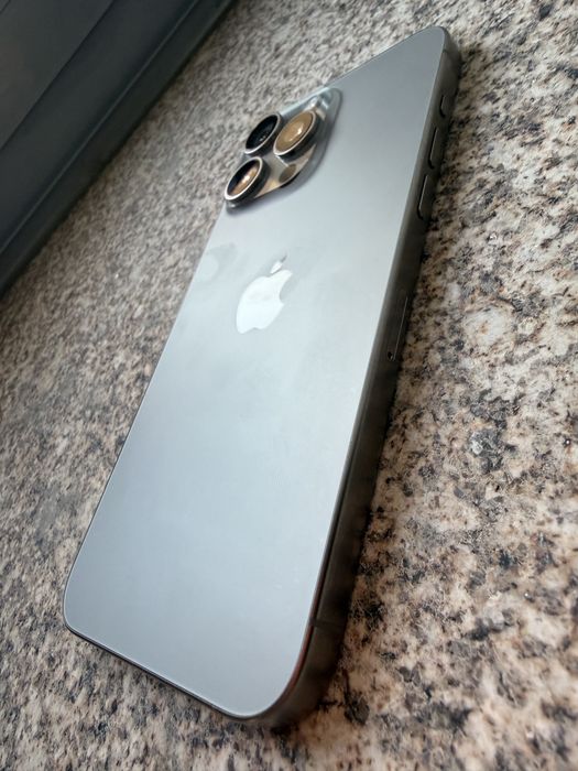 Iphone 15 pro max 256 gb 84 % bateria como novo