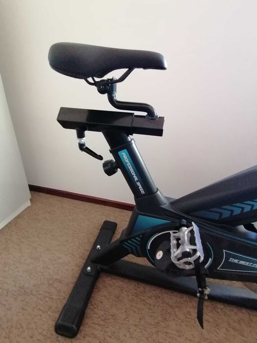 Bicicleta estática Beuhmax 3500 - Volante Inércia 25kg