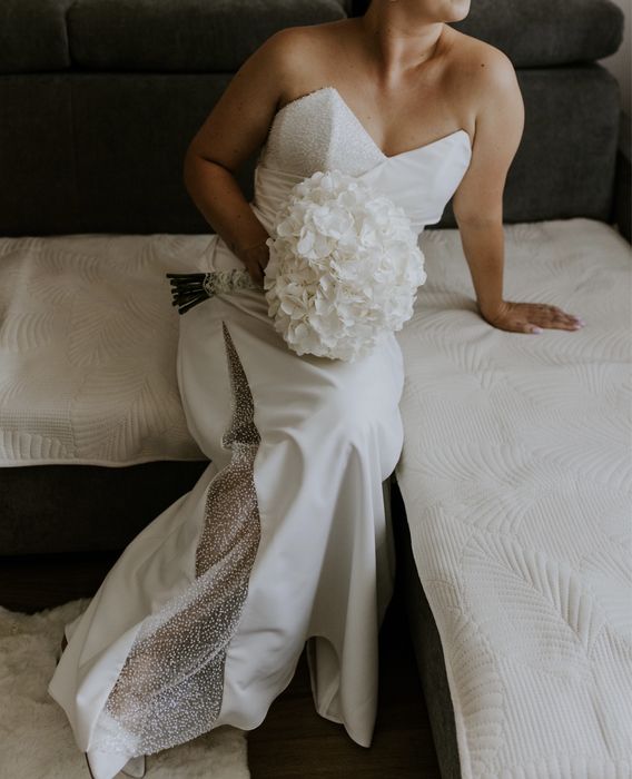 Suknia ślubna z salonu - rękawki + welon