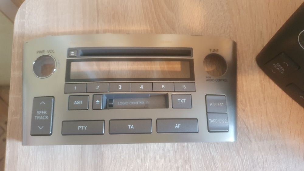 Radio Toyota Avensis T25