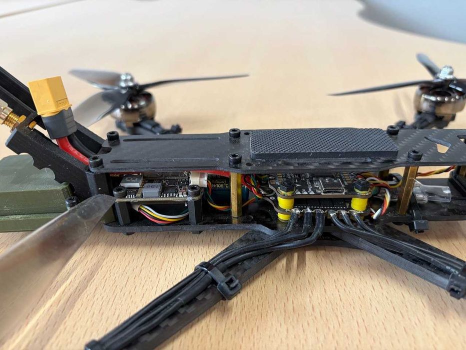 7-дюймовий квадрокоптер FPV