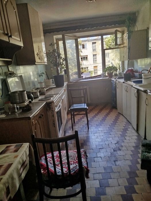 продам  большую комнату в центре города