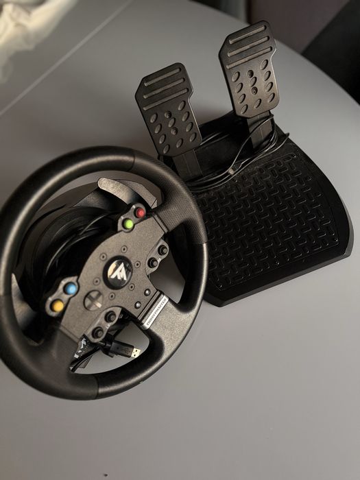 Conjunto Thrustmaster TMX Force Feedback Leather XONE / PC