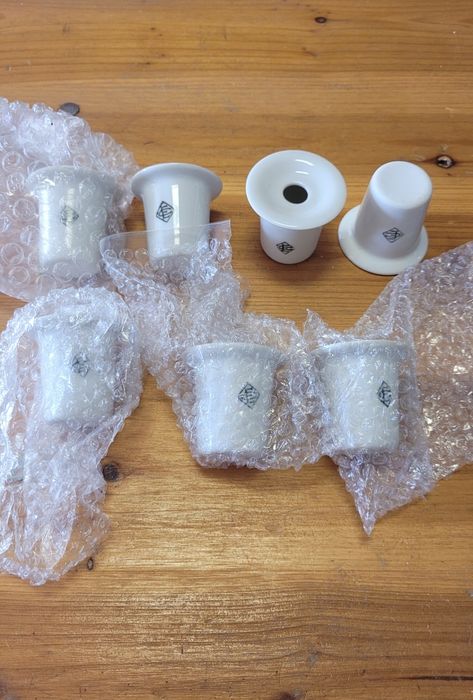 Antigo Tinteiro em argila vidrada usado na Escola Primária