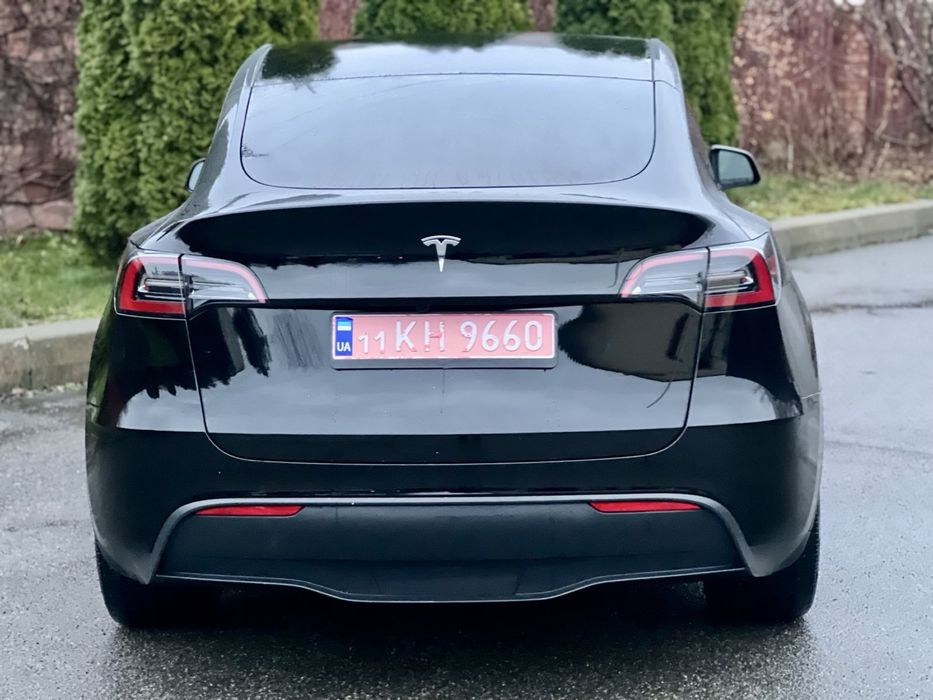 Tesla model y 2024