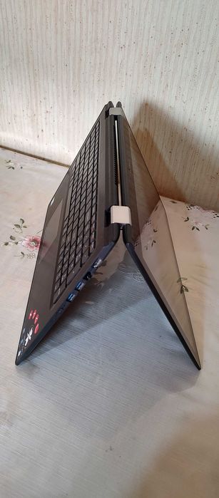 Laptop-tablet z FullHD ekranem dotykowym Lenovo Flex 3