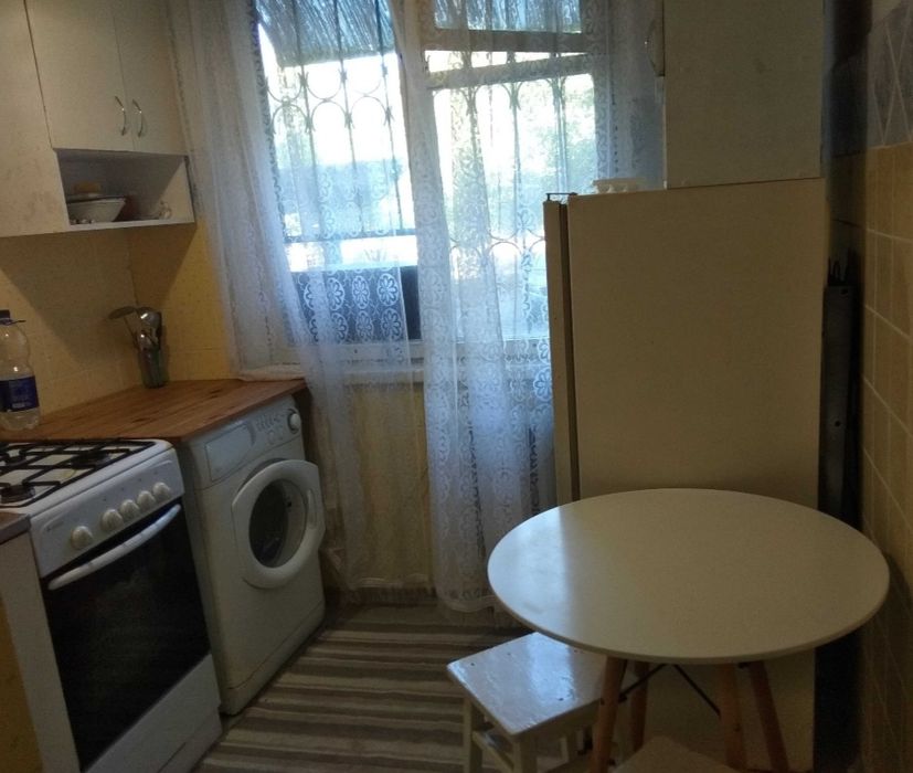 Здається 3 кімната квартира на першому поверсі