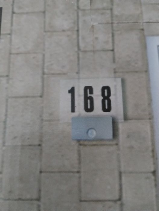 Numer domu podświetlany