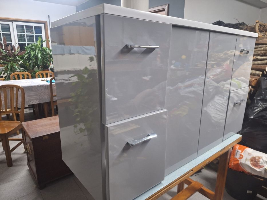 Movel para casa de banho novo