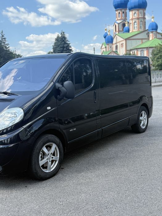 Продам Рено трафик 2012