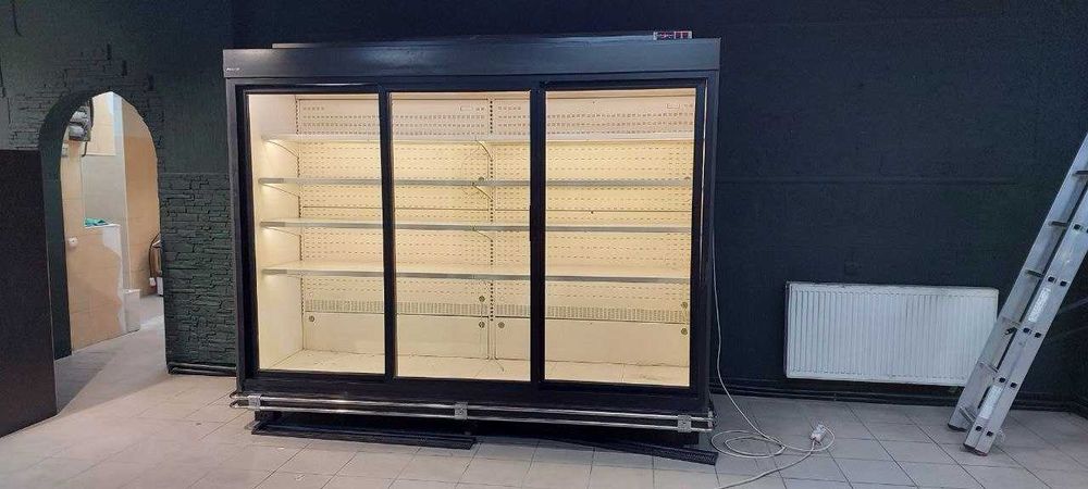 Холодильна шафа-регал пристіний Технохолод Hit Line, вбудований холод