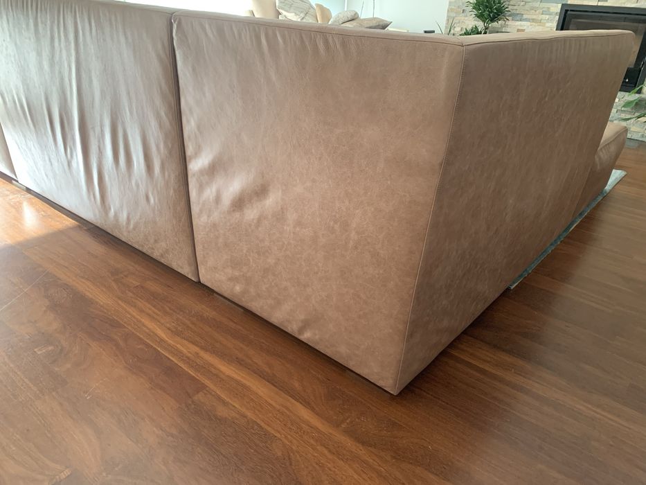 Sofa em pele genuina