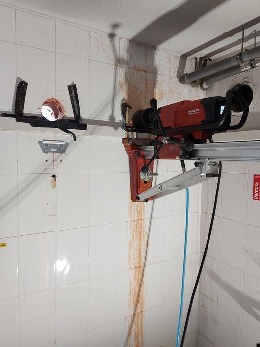 Perfuração carotagem carotes( Furos) aberturas em betão armado