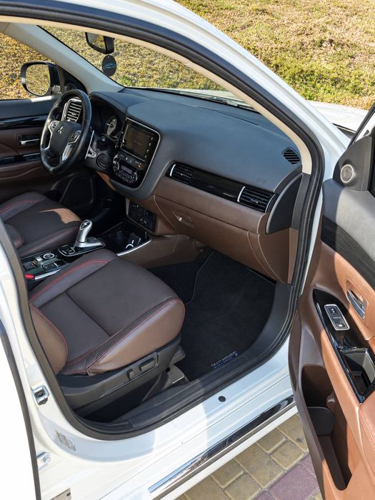 Mitsubishi Outlander 2018 Гібрид (РНЕ)